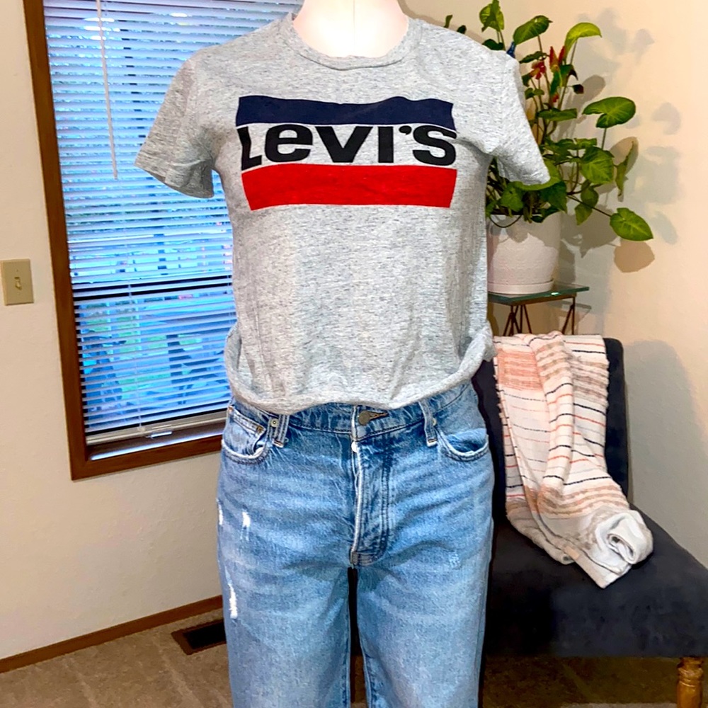 Levi’s Tee
